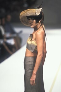 1314646869_ClaudeMontana1998WomenRTW88.thumb.jpg.242744dbd21eaab4924fa8869084ef87.jpg