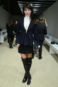 Caroline+Sieber+PFW+Front+Row+Giambattista+OxG1JvMS6pix.jpg