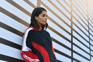 Leila+Bekhti+Louis+Vuitton+Front+Row+Paris+cj7ylY5AAMPx.jpg