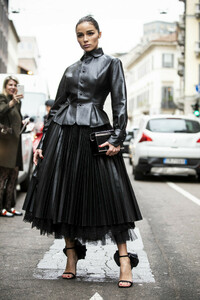 Olivia+Culpo+Ermanno+Scervino+Street+Style+Ono9gqLC_TSx.jpg