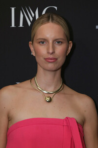 Karolina+Kurkova+IMG+Harlem+Fashion+Row+Host+s_-7J-5dQ-ax.jpg