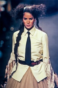 1365105359_JeanPaulGaultier1998HauteCouture25.thumb.jpg.4a02a308f544a2f21f9741a626617c2a.jpg