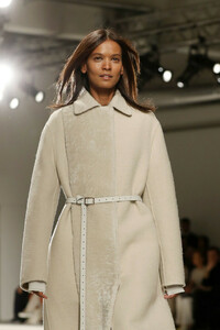 Liya+Kebede+Agnona+Runway+Milan+Fashion+Week+xaGUKmwEhb7x.jpg