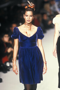 1387192708_Chloe1994WomenRTW66.thumb.jpg.0ec08e31fb54ac0b746e874568d4b902.jpg