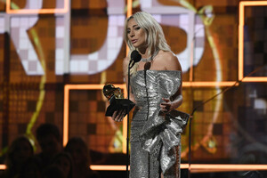 Lady+Gaga+61st+Annual+Grammy+Awards+Show+SbfWqAn-2dEx.jpg