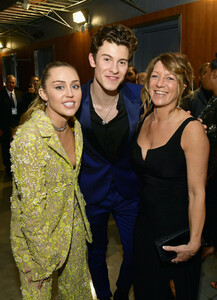 Miley+Cyrus+61st+Annual+Grammy+Awards+Backstage+nqNZ-uD9D0sx.jpg