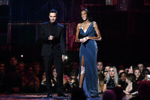 Winnie+Harlow+BRIT+Awards+2019+Show+93M5uZZzalTx.jpg