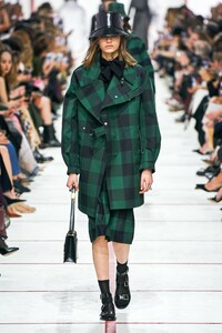 Maud Hoevelaken Christian Dior Fall 2019 RTW PFW 1.jpg