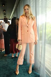 Gemma+Ward+David+Jones+AW19+Season+Launch+aRafr3wExOtx.jpg
