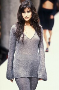 1491094488_Fendi1996WomenRTW133.thumb.jpg.af6018cd6649b3902fb1aff37f8d5187.jpg