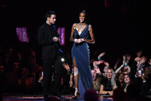 Winnie+Harlow+BRIT+Awards+2019+Show+T5VixU0SHPCx.jpg