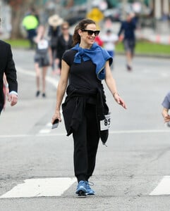 Jennifer+Garner+charity+run+tlCNmmA2QP-x.jpg
