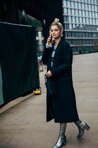 London-Fashion-Week-Street-Style-Autumn-2019 (1).jpg