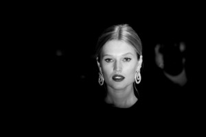 Toni+Garrn+Kindness+Strangers+Premiere+69th+8poiAwpZx3Wx.jpg