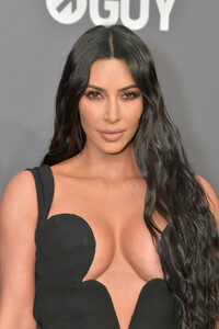 Kim+Kardashian+amfAR+New+York+Gala+2019+Arrivals+g9B4jjw5rvVx.jpg