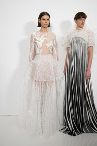 15759773_givenchy-hc-bks-v-rs19-8625(1).thumb.jpg.f52356470de2cce0d882425d9e3cad01.jpg