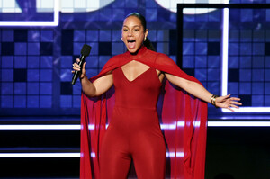 Alicia+Keys+61st+Annual+Grammy+Awards+Inside+eMOXiqGTB3Vx.jpg