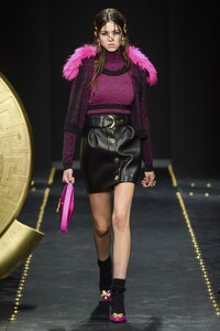 Maria Miguel Versace Fall 2019 RTW MFW 1.jpg