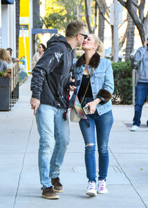 Heidi+Montag+Spencer+Pratt+share+kiss+72GNvOuTNaFx.jpg