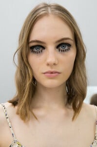 Christian+Dior+Fall+2019+Backstage+8B8yjp-77Vax.jpg