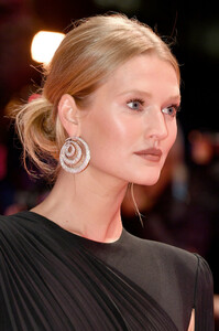 Toni+Garrn+Kindness+Strangers+Premiere+69th+fo_MocsUjtYx.jpg