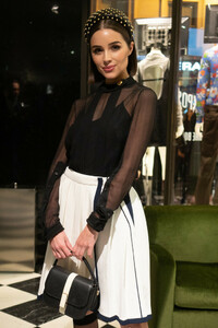 Olivia+Culpo+Double+Exposure+Prada+Hosts+Book+R1eaxbufjEBx.jpg