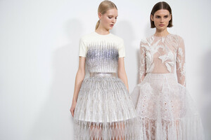 1666806121_givenchy-hc-bks-m-rs19-3791(1).thumb.jpg.4ba9aba396e9dbf3c5cf011515a69b6c.jpg