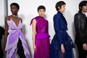 1667964693_givenchy-hc-bks-m-rs19-3820(1).thumb.jpg.d7e9c3bcf0e8d14548621c2c9c1c77f4.jpg