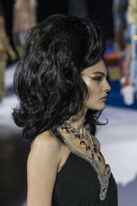 Moschino+Fall+2019+Details+kBDWvMFuhY5x.jpg