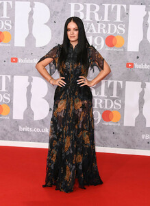 Lily+Allen+BRIT+Awards+2019+Red+Carpet+Arrivals+ardVnBZtsaDx.jpg