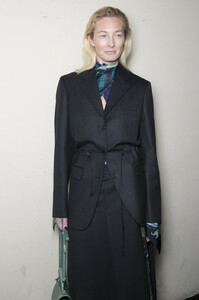 1689777581_SalvatoreFerragamoFall2019BackstageImdxjKXNZjox.thumb.jpg.2a052e09168c6d0d1f2e165840047bf8.jpg