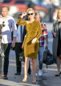 Katy+Perry+All+Gold+Outfit+uF64Ds2SNHpx.jpg