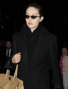          gig150219BZNimage124.jpg