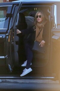          jen120219BZNimage105.jpg