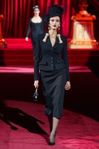 Greta Varlese Dolce & Gabbana Fall 2019 RTW MFW 1.jpg