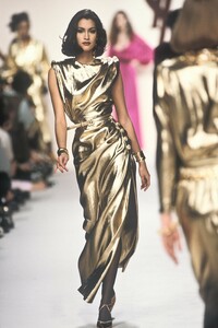 1758052154_YvesSaintLaurent1991WomenRTW86.thumb.jpg.5313206da48e8f632f9174094ac62278.jpg