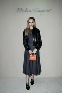 Suki+Waterhouse+Salvatore+Ferragamo+Arrivals+VDxtTgkbAVax.jpg