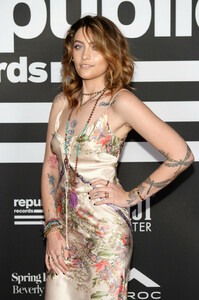 Paris+Jackson+Republic+Records+Grammy+After+B5QgNuEHgxBx.jpg