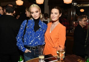 Camille+Rowe+rag+bone+Celebrates+Fall+2019+FqO_q6PZm6xx.jpg