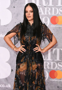 Lily+Allen+BRIT+Awards+2019+Red+Carpet+Arrivals+bhYpVJd7G1Hx.jpg