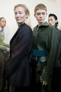 1875696059_SalvatoreFerragamoFall2019Backstage042wEWdjvfTx.thumb.jpg.e372f060ac7d15d56bf38f48ebd4f709.jpg