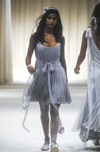 1876291658_AlbertaFerretti1994WomenRTW19.thumb.jpg.5bc45e069c333f23e755610124ee2160.jpg