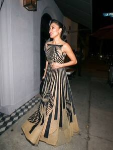 Nicole+Scherzinger+Nicole+Scherzinger+Outside+F1_EqC691ETx.jpg