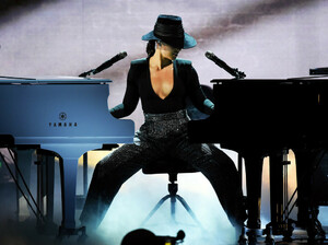 Alicia+Keys+61st+Annual+Grammy+Awards+Inside+yHLhauqPYevx.jpg