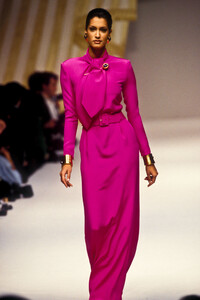 192605595_PierreBalmain1993HauteCouture73.thumb.jpg.ce8c0f3b9d2ecbcef3a590f69d835b25.jpg