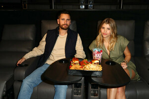 Scott+Disick+Sofia+Richie+Celebrate+Valentine+ra6HqFJNAKFx.jpg