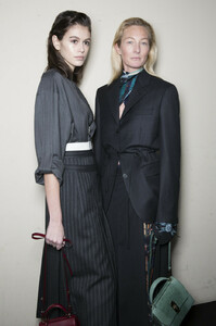 1964072506_SalvatoreFerragamoFall2019Backstage82LtAEiQiRKx.thumb.jpg.199cde286b8e66d1690fe4a7eebe32a9.jpg