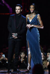 Winnie+Harlow+BRIT+Awards+2019+Show+2BMtkl87PVbx.jpg