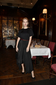 Lottie+Moss+Salvatore+Ferragamo+Dinner+Party+NWhBC_3XMXLx.jpg