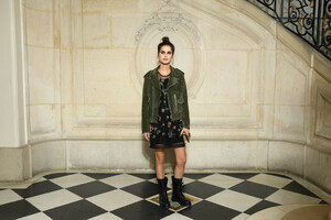 Loulou+Robert+Christian+Dior+Photocall+Paris+lF3M_WoMk5mx.jpg